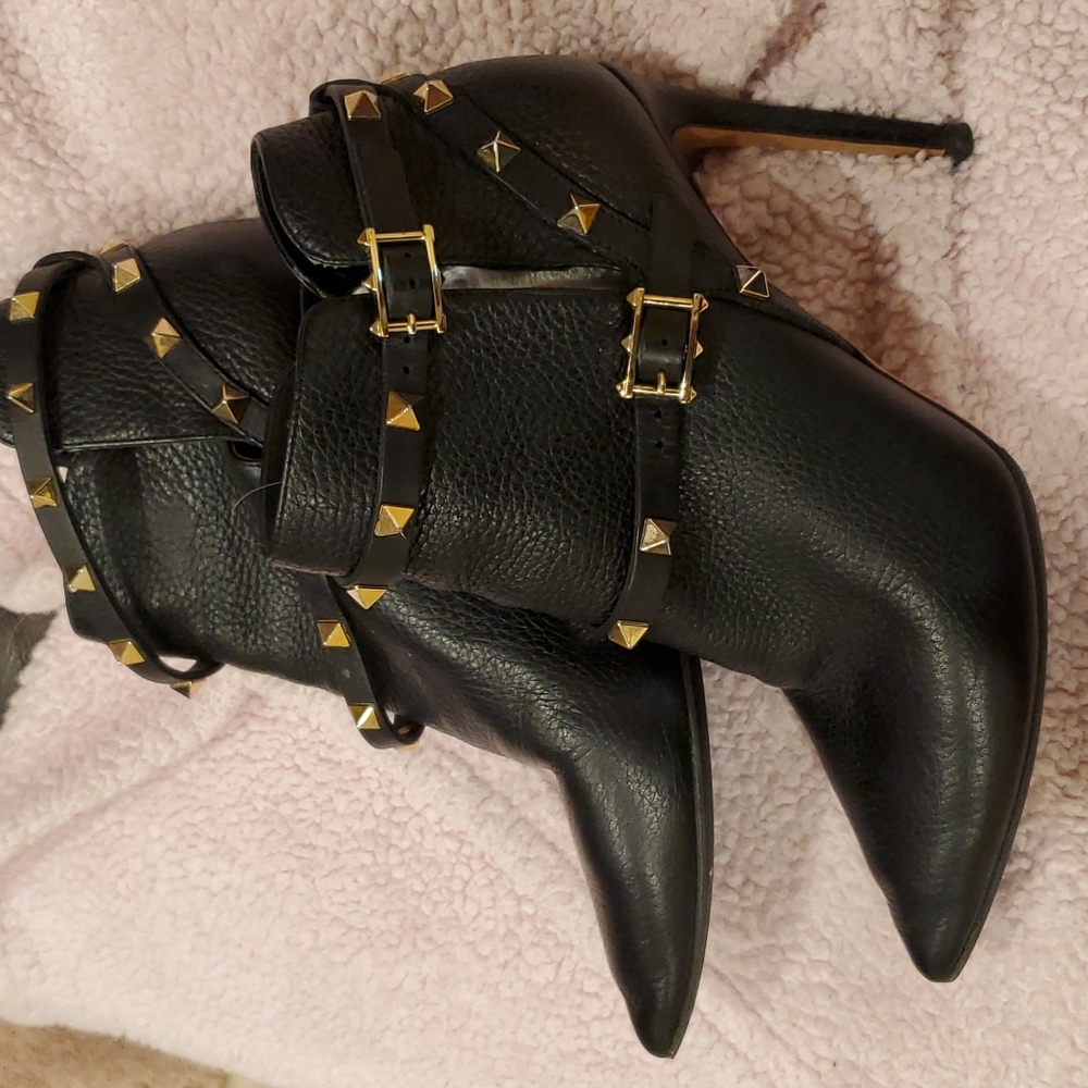 Women's Valentino "Rock Star" Model Black ankle boots Sz 8.5 US, Sz 38.5 EU